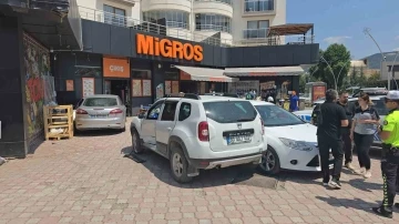 Kontrolden &ccedil;ıkan ara&ccedil; Migros&rsquo;a girdi
