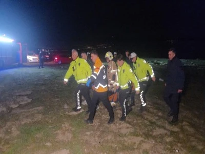 Kontrolden &ccedil;ıkan otomobil İznik G&ouml;l&uuml;'ne u&ccedil;tu