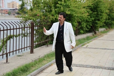 Konuşma bozukluğu olan şarkıcı sosyal medyada pop&uuml;ler oldu
