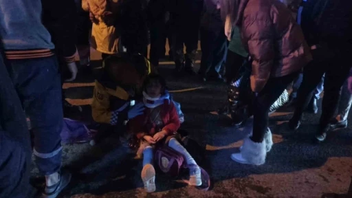 Konya&rsquo;da otomobil &ccedil;arptığı 2 &ccedil;ocuk yaralandı
