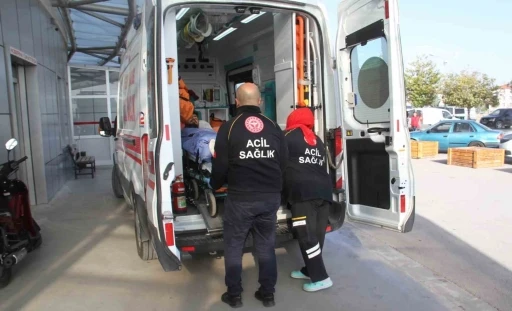 Konya&rsquo;da pazar yerinde bı&ccedil;aklı kavga: 1 yaralı
