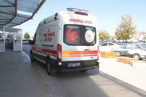 Konya&rsquo;da tur otob&uuml;s&uuml;n&uuml;n &ccedil;arptığı yaya hayatını kaybetti
