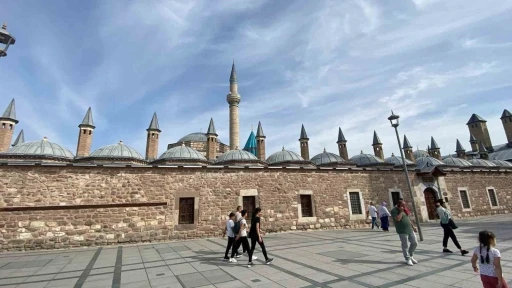 Konya Mevlana M&uuml;zesi, 2024&rsquo;te 2 milyon 634 bin 355 kişi tarafından ziyaret edildi
