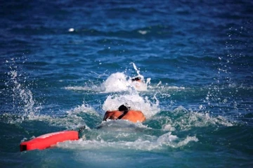 Konyaaltı&rsquo;nda cankurtaranlar 3,5 ayda 400&rsquo;&uuml;n &uuml;zerinde boğulma vakasına m&uuml;dahale etti
