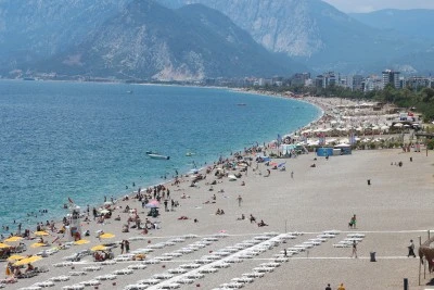 Konyaaltı Sahili'nde yoğunluk