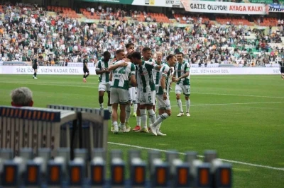 Konyaspor 17 yıl sonra &uuml;st &uuml;ste 6. kez &uuml;st &uuml;stte sahasında galip

