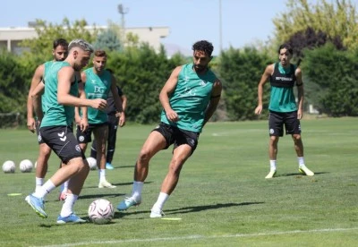 Konyaspor, Fenerbah&ccedil;e ma&ccedil;ı hazırlıklarını tamamladı
