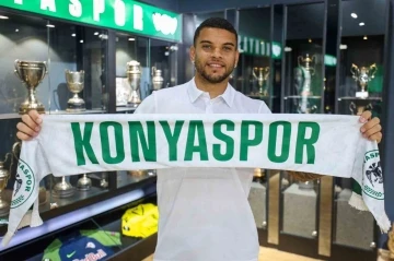 Konyaspor, Pedrinho transferini a&ccedil;ıkladı
