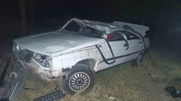 K&ouml;peğe &ccedil;arpmamak isterken 5 metrelik istinat duvarından u&ccedil;tu
