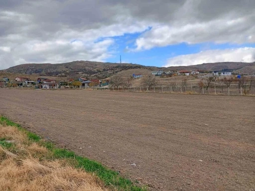 K&ouml;pek s&uuml;r&uuml;s&uuml;n&uuml;n saldırdığı &ccedil;ocuğun hastanedeki tedavisine devam ediliyor
