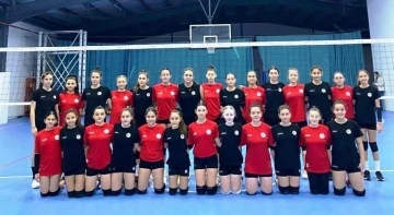 K&ouml;rfez Gen&ccedil;lerbirliği voleybolda altyapı atağına ge&ccedil;ti
