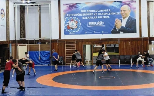 K&ouml;rfezli g&uuml;reş&ccedil;iler yeni sezonuna hazırlanıyor
