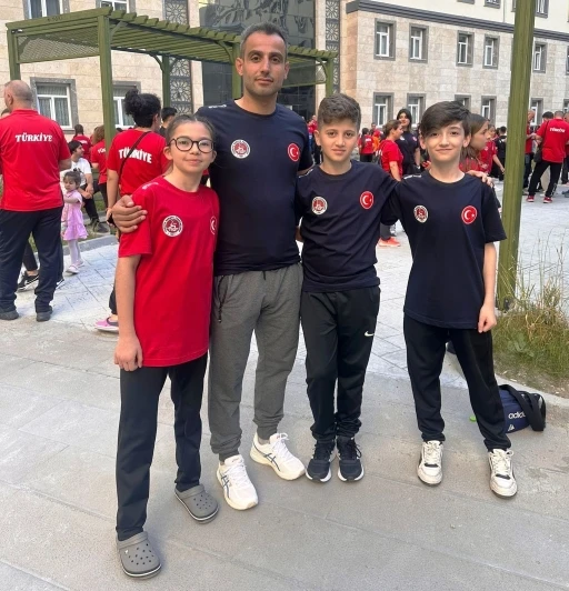 K&ouml;rfezli sporcular karate milli takımına davet edildi
