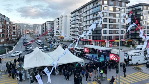 Korgeneral Zekai Aksakallı caddesi yoğun ilgiyle a&ccedil;ıldı
