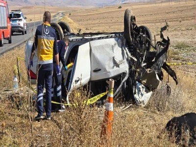 Korkun&ccedil; kaza: 3 &ouml;l&uuml; 2 yaralı