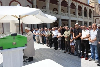 Korkun&ccedil; kazada hayatını kaybeden İlknur &ouml;ğretmen son yolculuğuna uğurlandı