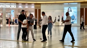 Korkutan sosyal deney b&uuml;y&uuml;k alkış aldı
