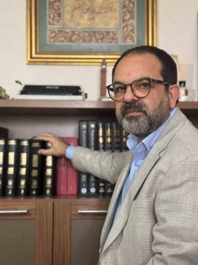 K&ouml;seoğlu&rsquo;ndan yeni kitap: &lsquo;Arasta&rsquo;da Bir Zaman Yolculuğu&rsquo;
