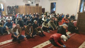 Kosova&rsquo;da bayram namazı kılındı
