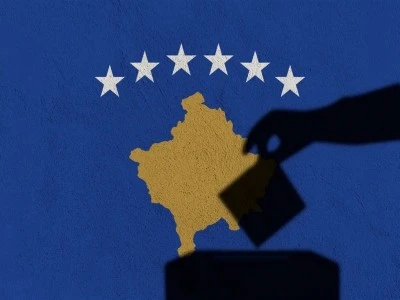 Kosova'da se&ccedil;menler, erken genel se&ccedil;im i&ccedil;in sandık başına gitti
