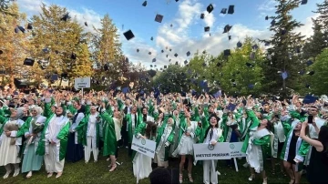 KOST&Uuml; ilk mezunlarını verdi
