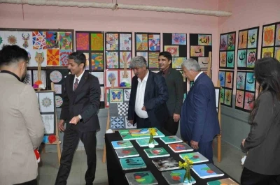 K&ouml;y okulunun duvarlarında sanat r&uuml;zgarı esti
