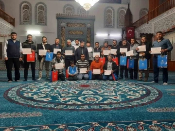 K&ouml;yceğiz&rsquo;de Kur&rsquo;an &ouml;ğrenen kursiyerler belge aldı
