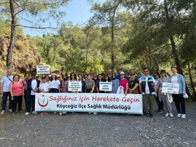 K&ouml;yceğiz&rsquo;de sağlık&ccedil;ılar Toparlar Şelalesi&rsquo;ne y&uuml;r&uuml;d&uuml;
