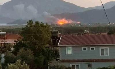 K&ouml;yceğiz&rsquo;de sazlık alanda yangın &ccedil;ıktı