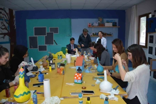 K&ouml;yceğiz&rsquo;de veli buluşmalarında at&ouml;lye &ccedil;alışması yapıldı
