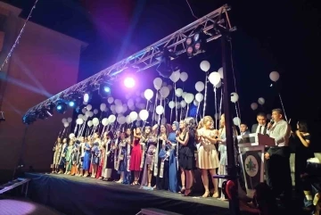 K&ouml;yceğiz Fen Lisesi&rsquo;nde mezuniyet coşkusu yaşandı
