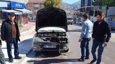 KPSS&rsquo;ye giren gencin park ettiği otomobilden alevler y&uuml;kseldi