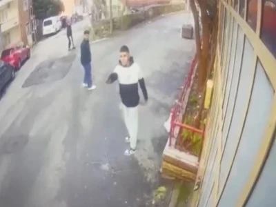 Kuaf&ouml;rde başına &ccedil;izik atıldı kurşun yağdırdı