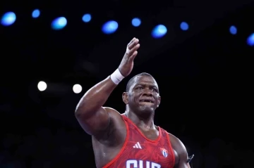 K&uuml;balı g&uuml;reş&ccedil;i Mijain Lopez Nunez, 5. kez olimpiyat şampiyonu