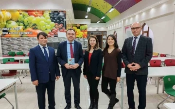 K&uuml;&ccedil;&uuml;k yazarlar ilk eserlerini imzaladı
