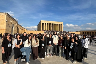 K&uuml;&ccedil;&uuml;k&ccedil;ekmece Belediyesi 400 Genci Anıtkabir'e G&ouml;t&uuml;rd&uuml;