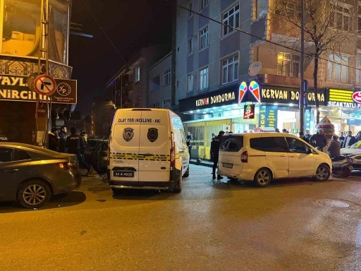 K&uuml;&ccedil;&uuml;k&ccedil;ekmece&rsquo;de &ccedil;ay ocağına bomba atıldı

