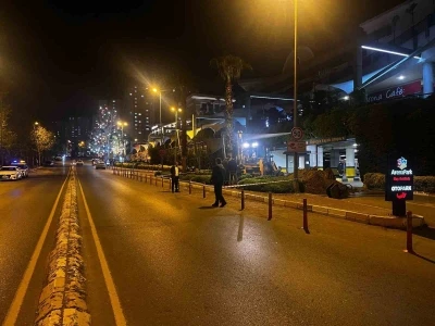 Doğalgaz borusu kırıldı, AVM&rsquo;dekiler panikle ka&ccedil;tı