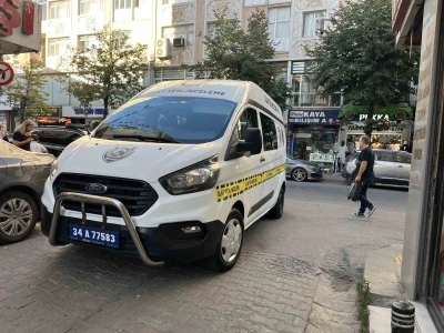 K&uuml;&ccedil;&uuml;k&ccedil;ekmece&rsquo;de g&uuml;m&uuml;ş&ccedil;&uuml; d&uuml;kkanına silahlı saldırı: Ş&uuml;pheli yakalandı