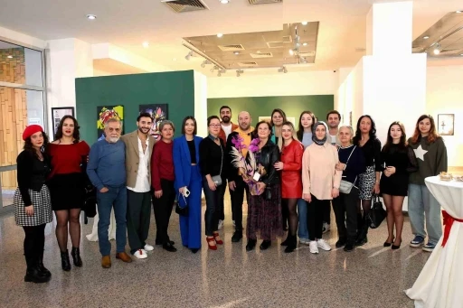 K&uuml;&ccedil;&uuml;k&ccedil;ekmece&rsquo;de &ouml;ğrenciler "Bir Arada" sergisi ile sanatseverlerle buluştu
