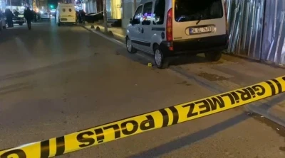 K&uuml;&ccedil;&uuml;k&ccedil;ekmece'de silahlı saldırı: 2 &ouml;l&uuml;, 1 yaralı