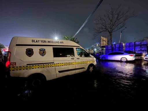 K&uuml;&ccedil;&uuml;k&ccedil;ekmece Menekşe Deresi&rsquo;nde kadın cesedi bulundu
