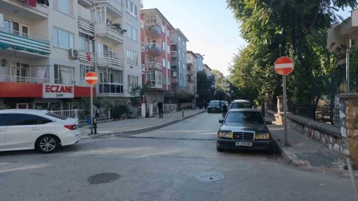 K&uuml;k&uuml;rtl&uuml;&rsquo;deki trafik levhaları yenilendi
