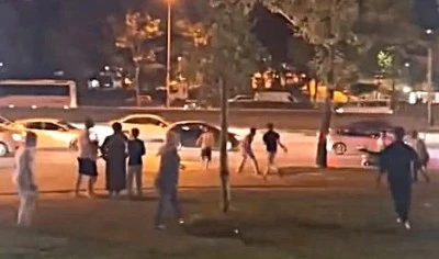 K&uuml;lt&uuml;r Yolu Festivali'nde Sefo konserinde arbede