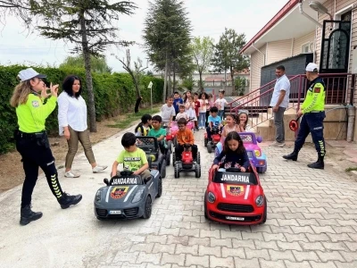 Kulu&rsquo;da anaokulu &ouml;ğrencilerine trafik g&uuml;venliği eğitimi
