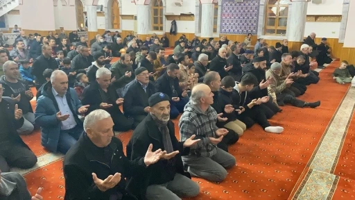 Kulu&rsquo;da Mira&ccedil; Kandili&rsquo;nde camiler doldu
