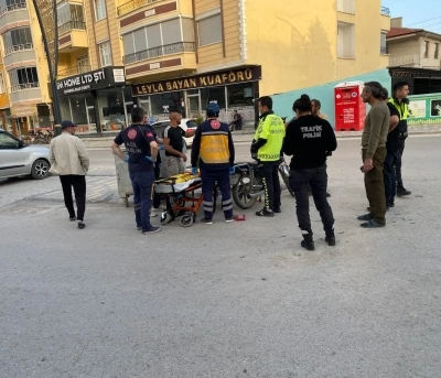 Kulu&rsquo;da otomobille &ccedil;arpışan motosikletli yaralandı
