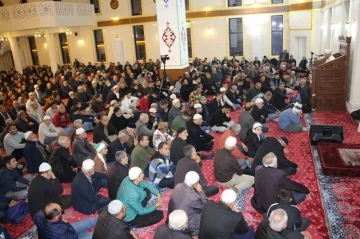 Kumluca&rsquo;da yılbaşı akşamı Kur&rsquo;an ziyafeti ve şehitlere dua gecesi d&uuml;zenlendi
