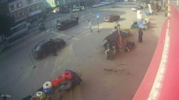 Kurallara uyarak yaya ge&ccedil;idini kullanan yaşlı adama g&ouml;z g&ouml;re g&ouml;re b&ouml;yle &ccedil;arptı
