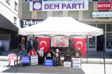 Kurban Bayramı&rsquo;nı buruk karşılayan aileler eylemini s&uuml;rd&uuml;r&uuml;yor
